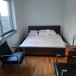 The Sixteen Apartmán