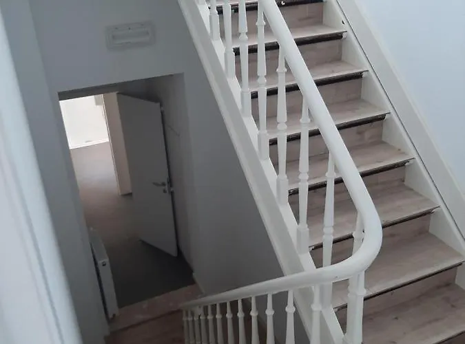 The Sixteen أوستيند